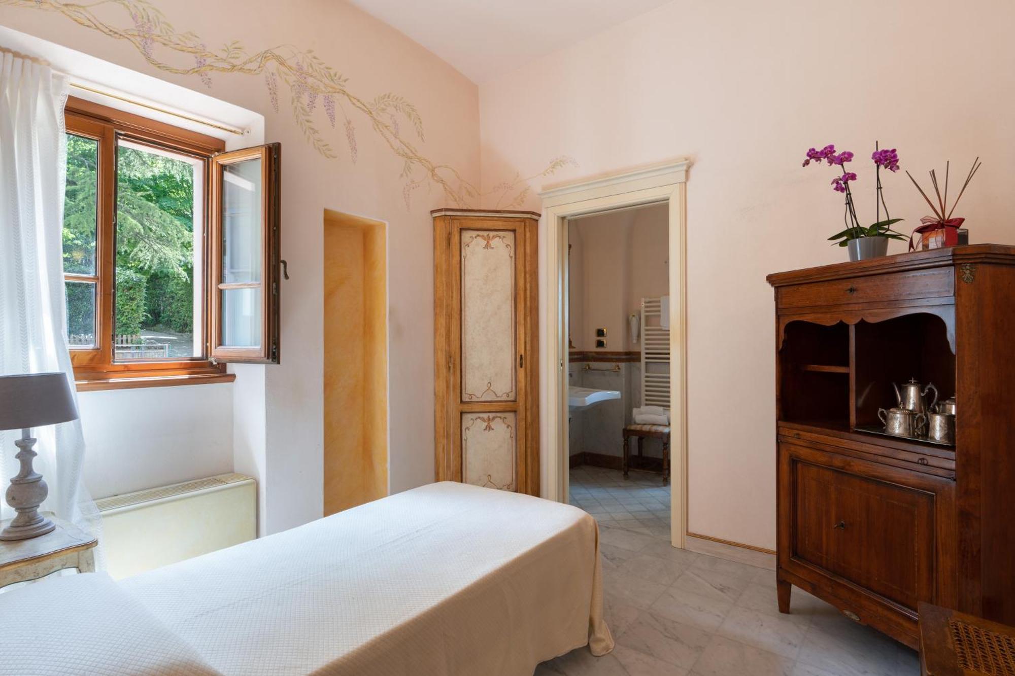 Relais Villa Bianca Gambassi Terme Quarto foto